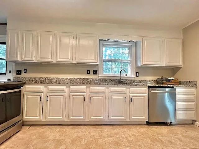 1436 Drayton Woods Dr — Photo 4