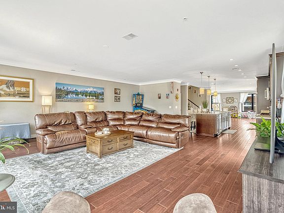 5th image of 43571 Michigan Sq