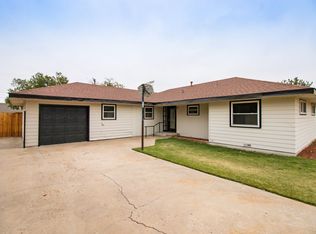 106 Greenway Dr, Dumas, TX 79029