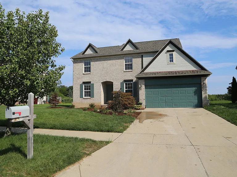 Bradley Dr — Photo 5