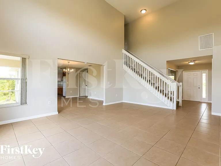 618 Chavers St E — Photo 3