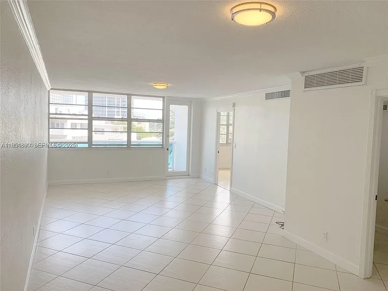 6770 Indian Creek Dr — Photo 2