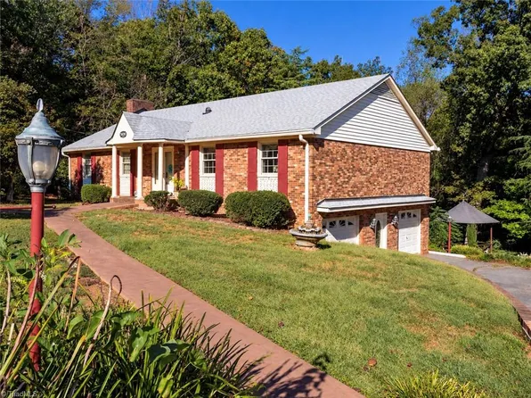 5620 Clinedale Ct, Pfafftown, NC 27040