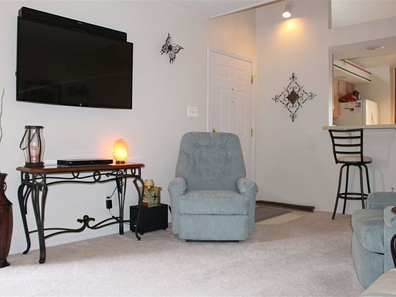 4th image of 5839 Foxfield Dr