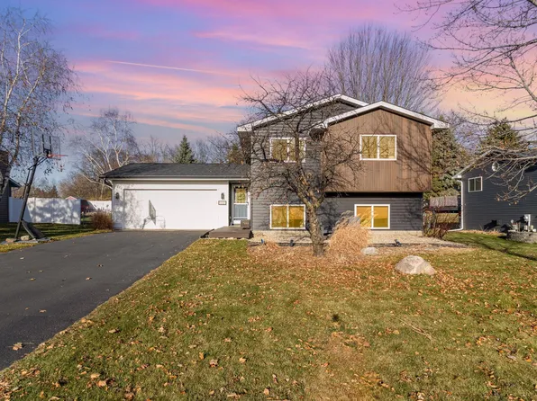 2680 Brittany Ln, Woodbury, MN 55125