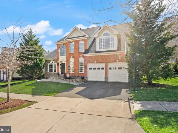 43941 Riverpoint Dr, Leesburg, VA 20176
