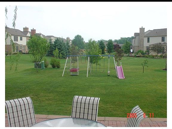 2nd image of 1425 Glengarry Blvd
