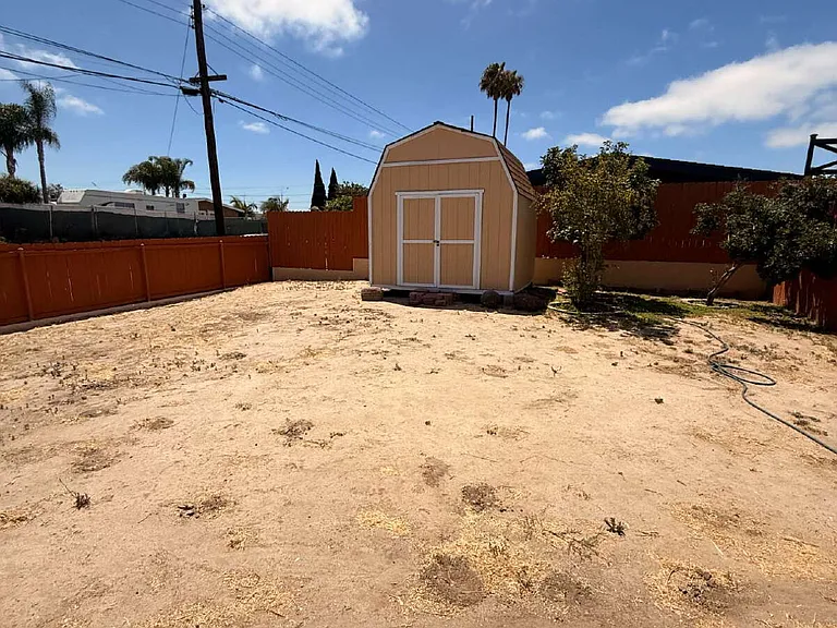 98 E Palomar St — Photo 22