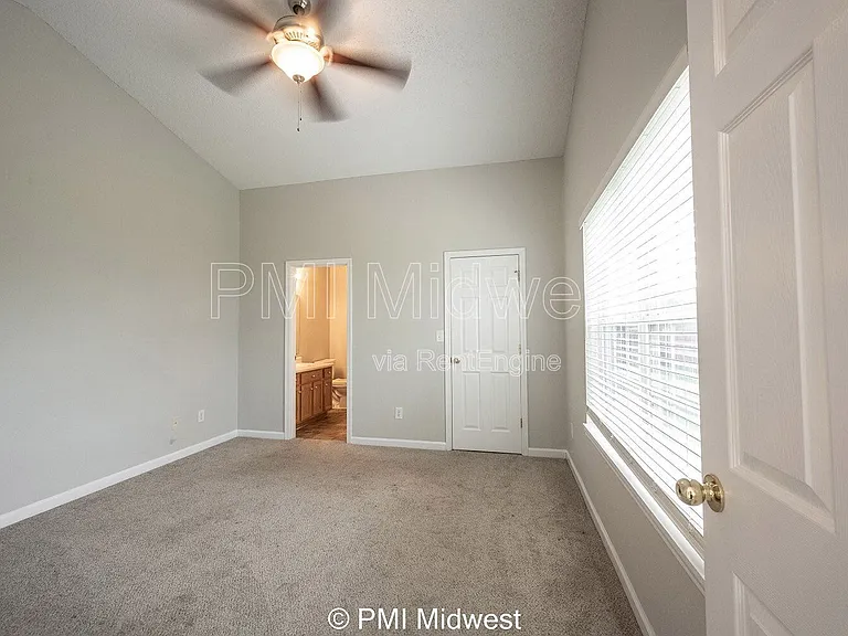 19496 Prairie Crossing Dr — Photo 14