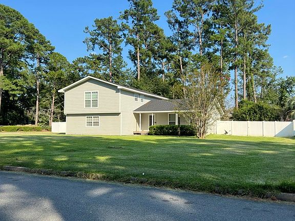 3rd image of 2013 Pinecliff Dr