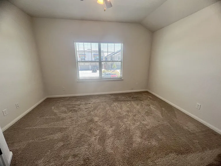 10335 Lynwood Crk — Photo 14