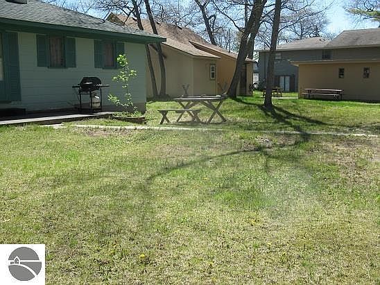 5th image of 4945 E Center St