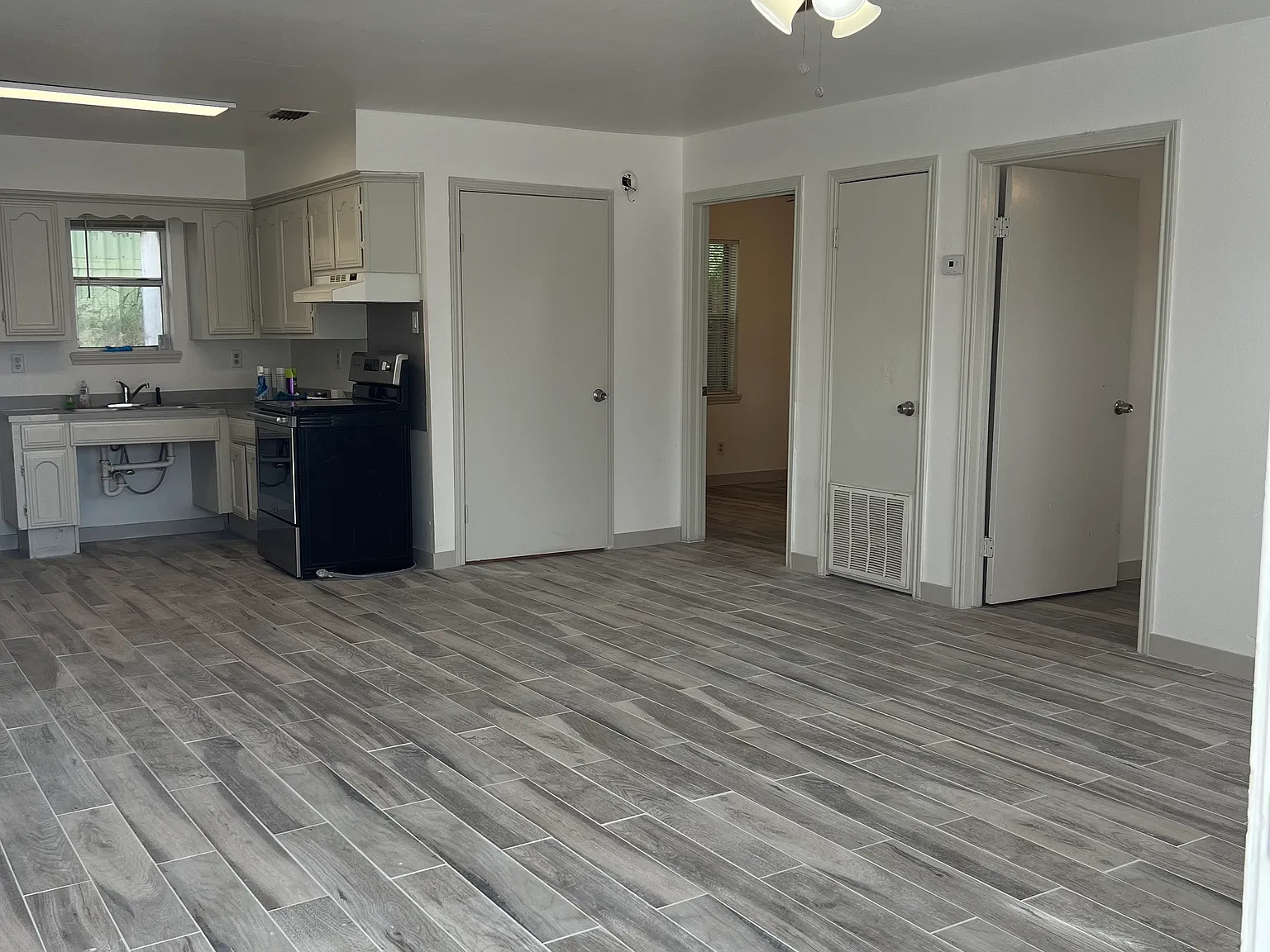 2 bed, 792 sqft, $950 — Photo 1