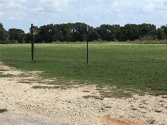 4th image of 697 County Road 443