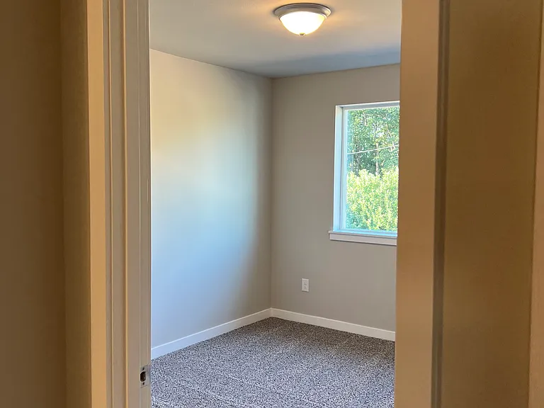 314 Stevens St NE — Photo 37