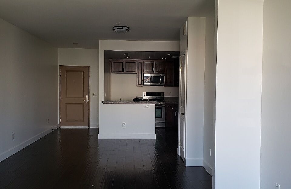 2nd image of 1115 S New Hampshire Ave Unit 306