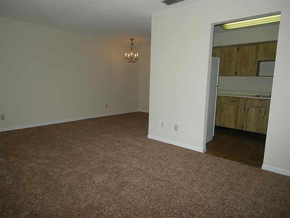 3rd image of 38136 Townview Ave APT 102