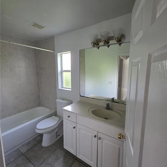 409 Hull Ave S — Photo 12