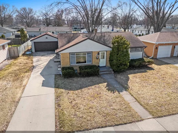 1714 Lilac Ln, Green Bay, WI 54302