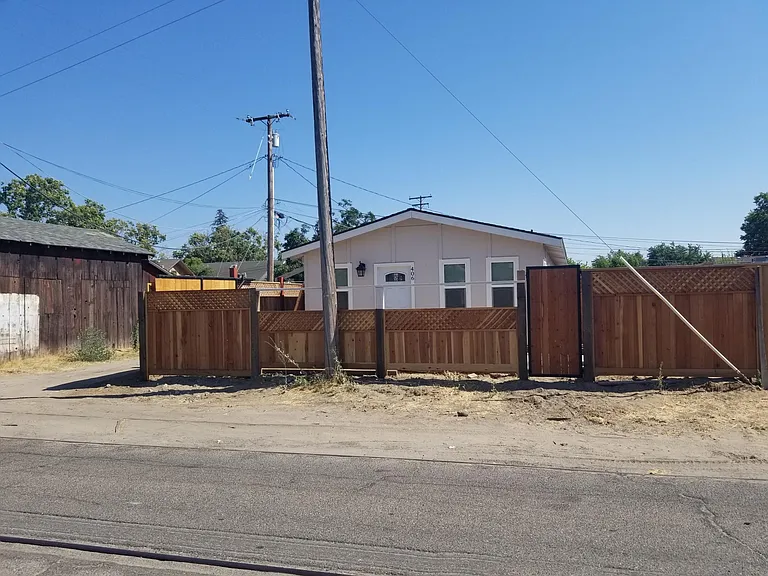 406 S Laurel St — Photo 27