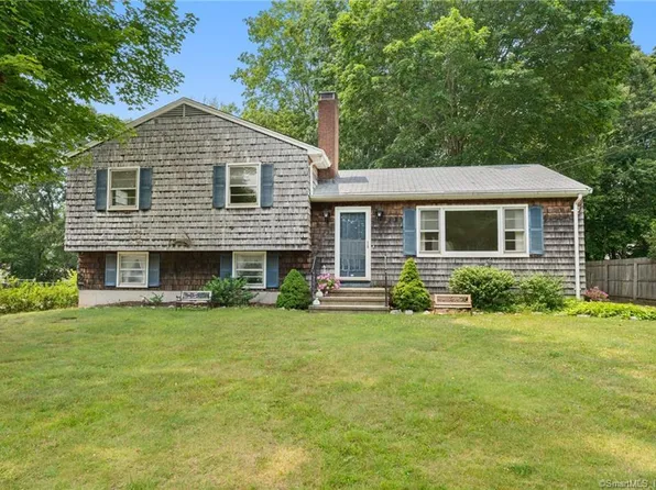13 Robbins Avenue, Old Lyme, CT 06371