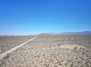 17404 S Jesse James Rd, Yucca, AZ 86438