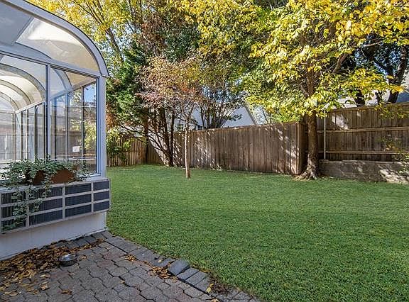 4th image of 604 Summer Hill Ct