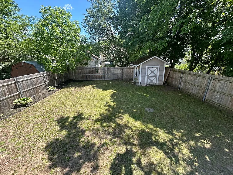 136 Aborn Ave — Photo 16