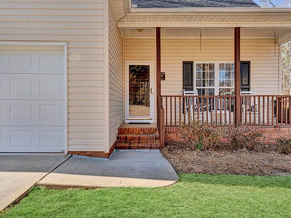 4th image of 203 Oak Ridge Dr