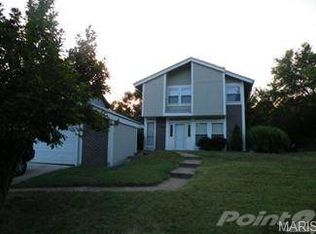 421 Far Hill Dr, Ballwin, MO