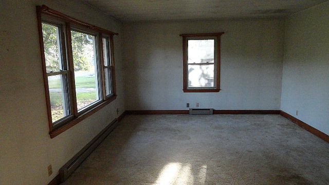 2nd image of 1042 Old Grubby Rd