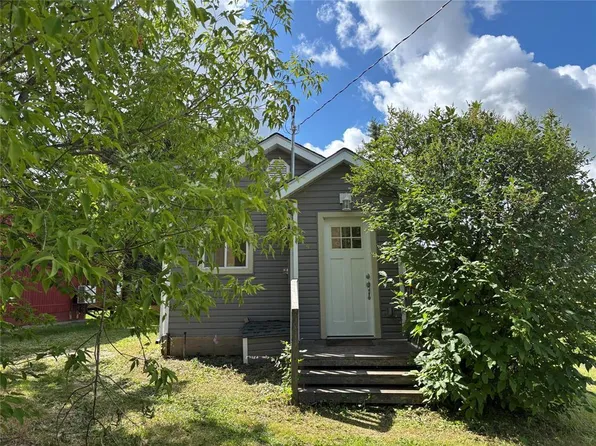 9 8th Ave N, Gimli, MB R0C 1B1