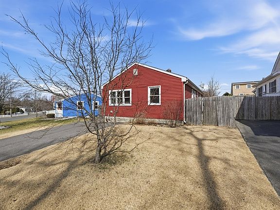 2nd image of 88 Agnes St