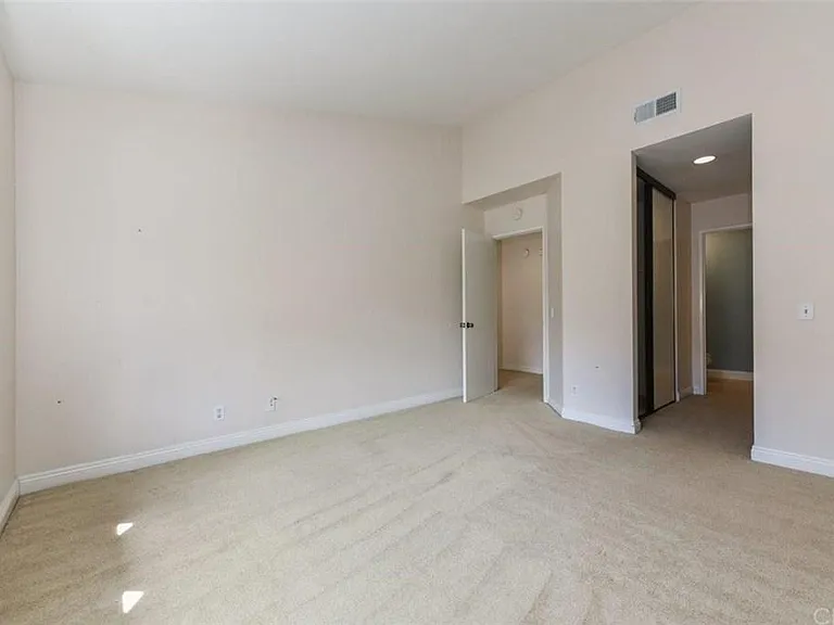 131 Stanford Ct #42 — Photo 3