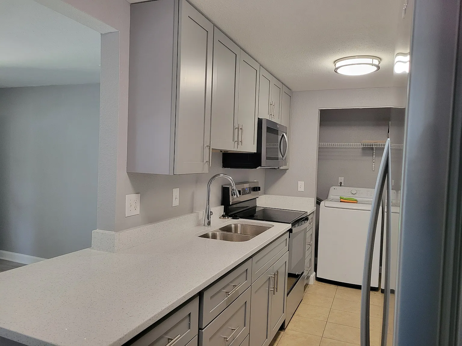 30 Jordan Dr - House — Photo 3