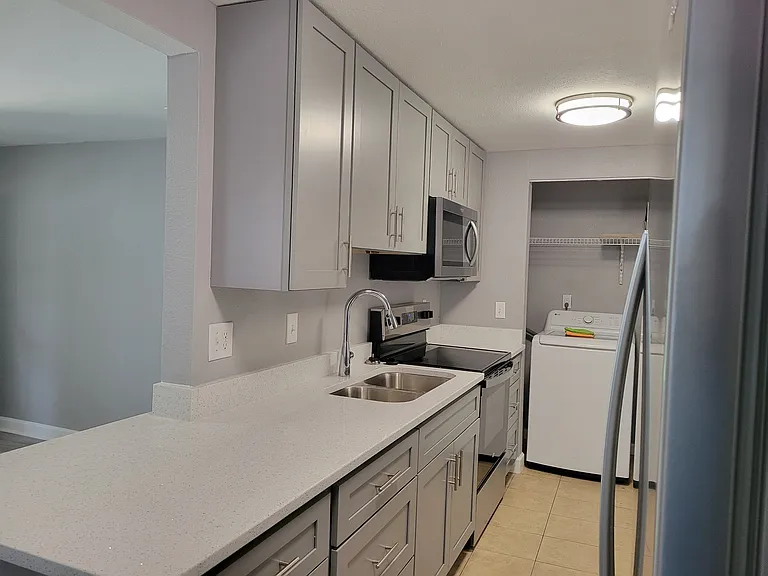 30 Jordan Dr — Photo 3