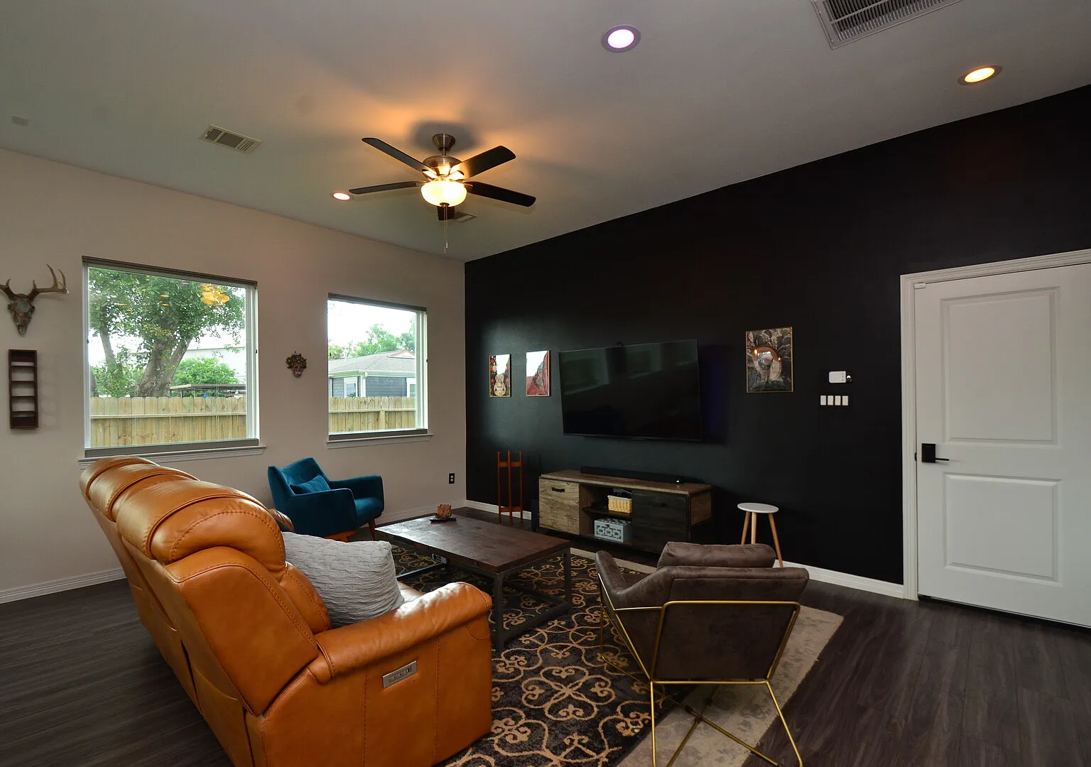 Beautiful and Comfortable Home Near Downtown Houston — Photo 2