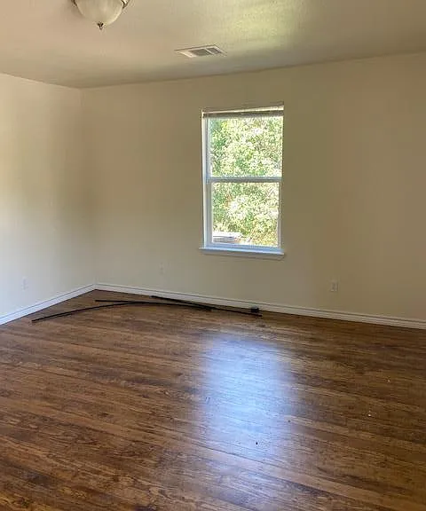 823 Monterrey St — Photo 11