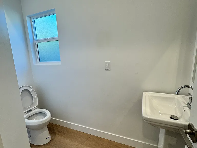 5811 Tampa Ave — Photo 10
