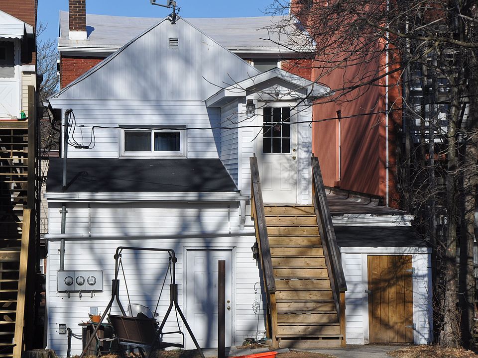 2nd image of 108 E Main St #2