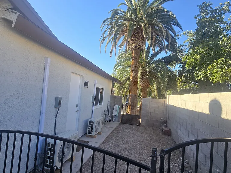 Montebello Ave — Photo 11