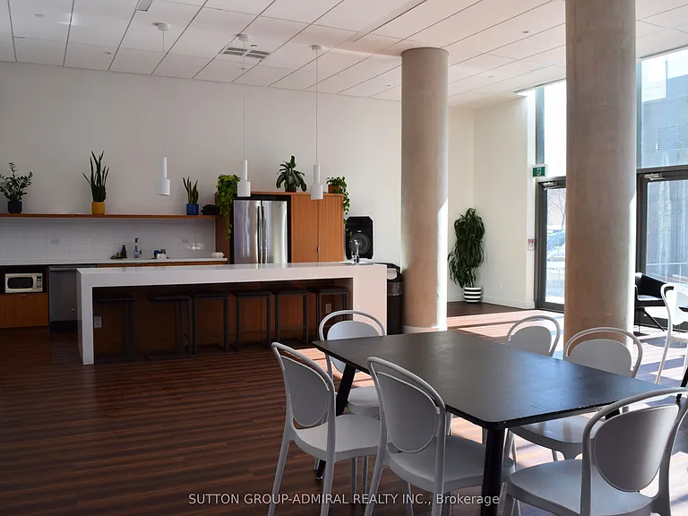 160 Flemington Rd #402 — Photo 39