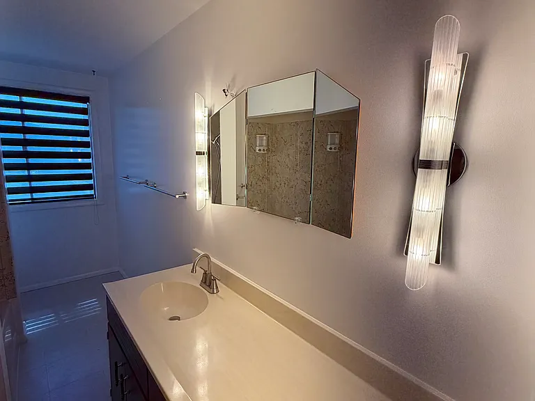 33 Poplar St — Photo 3