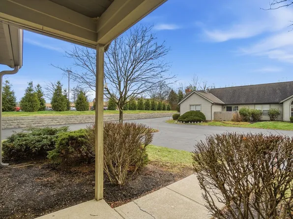 202 Deer Cross Ln, Powell, OH 43065