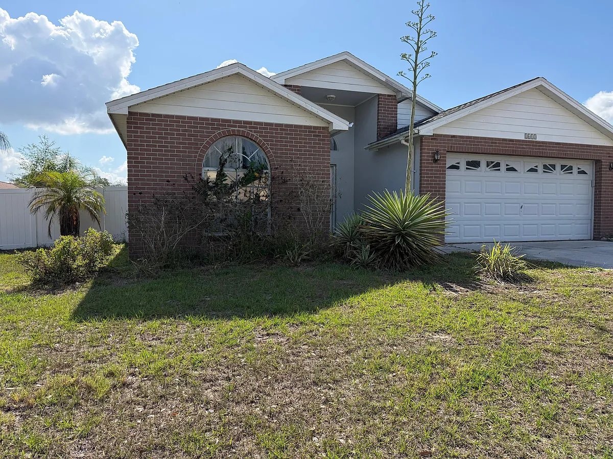 Building Photo - 1613 Loghill Pl