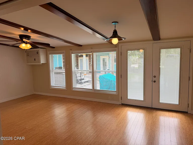 215 Woodlawn Dr — Photo 9