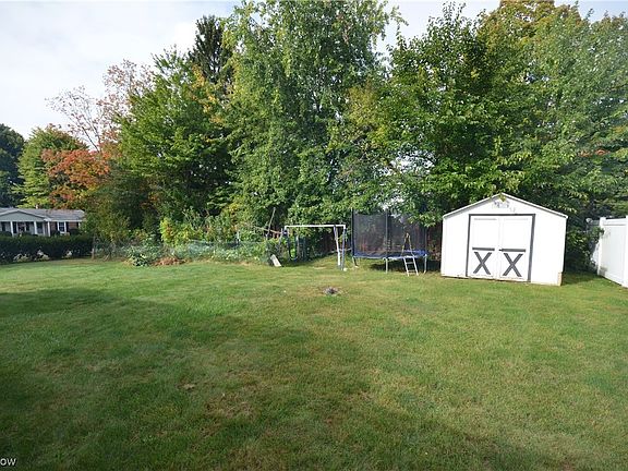 5th image of 202 Green Hill Dr