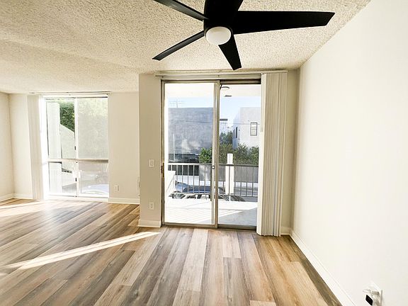 5th image of 8011 W Romaine St #109