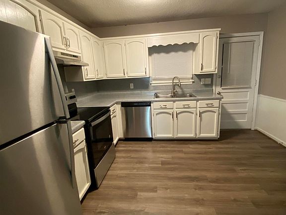 3rd image of 1205 Westridge Ln