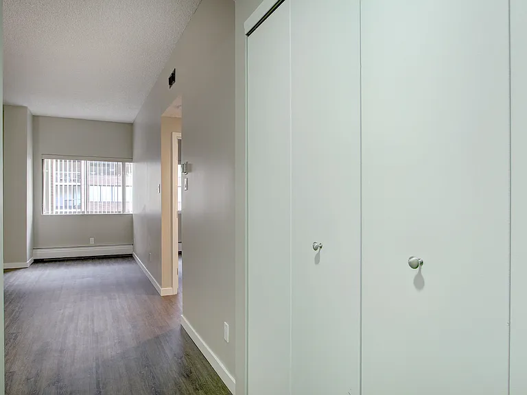 330 25th Ave SW — Photo 31